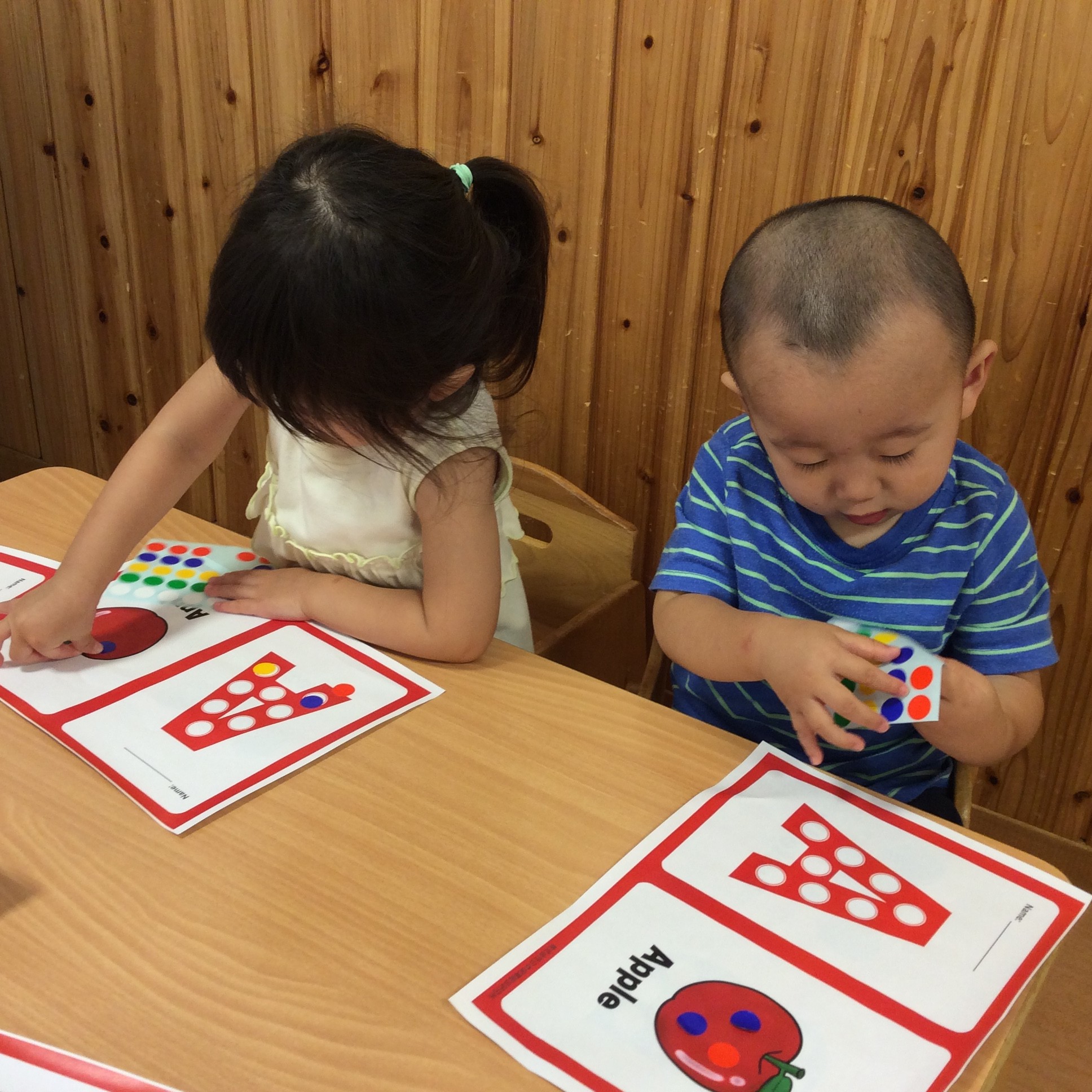 Sticker fun！｜アスク バイリンガル保育園 浅草橋