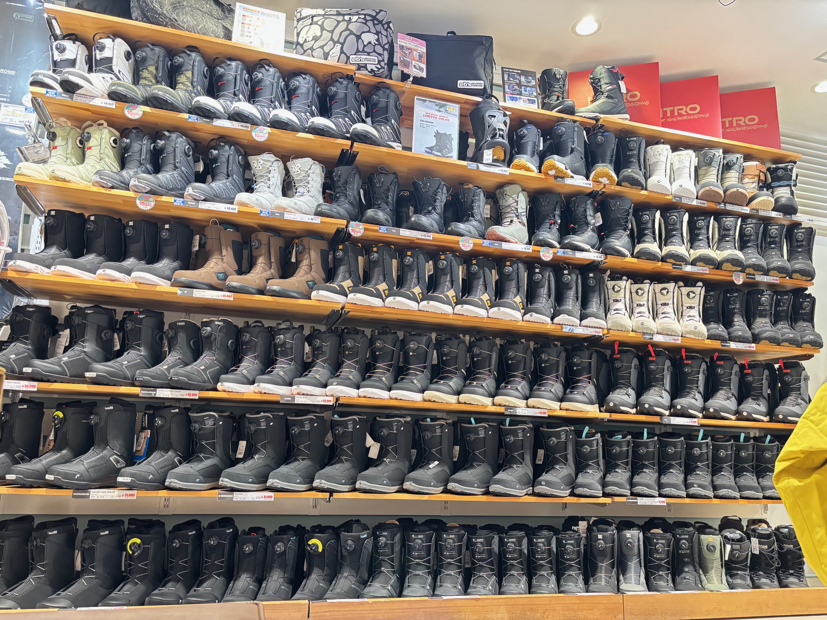 👢一流ブランドのスノーボードブーツがスペシャルプライス