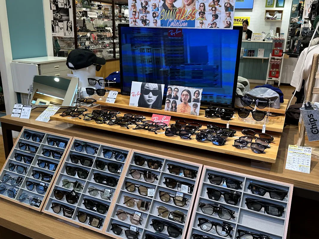 サングラス大量品揃え