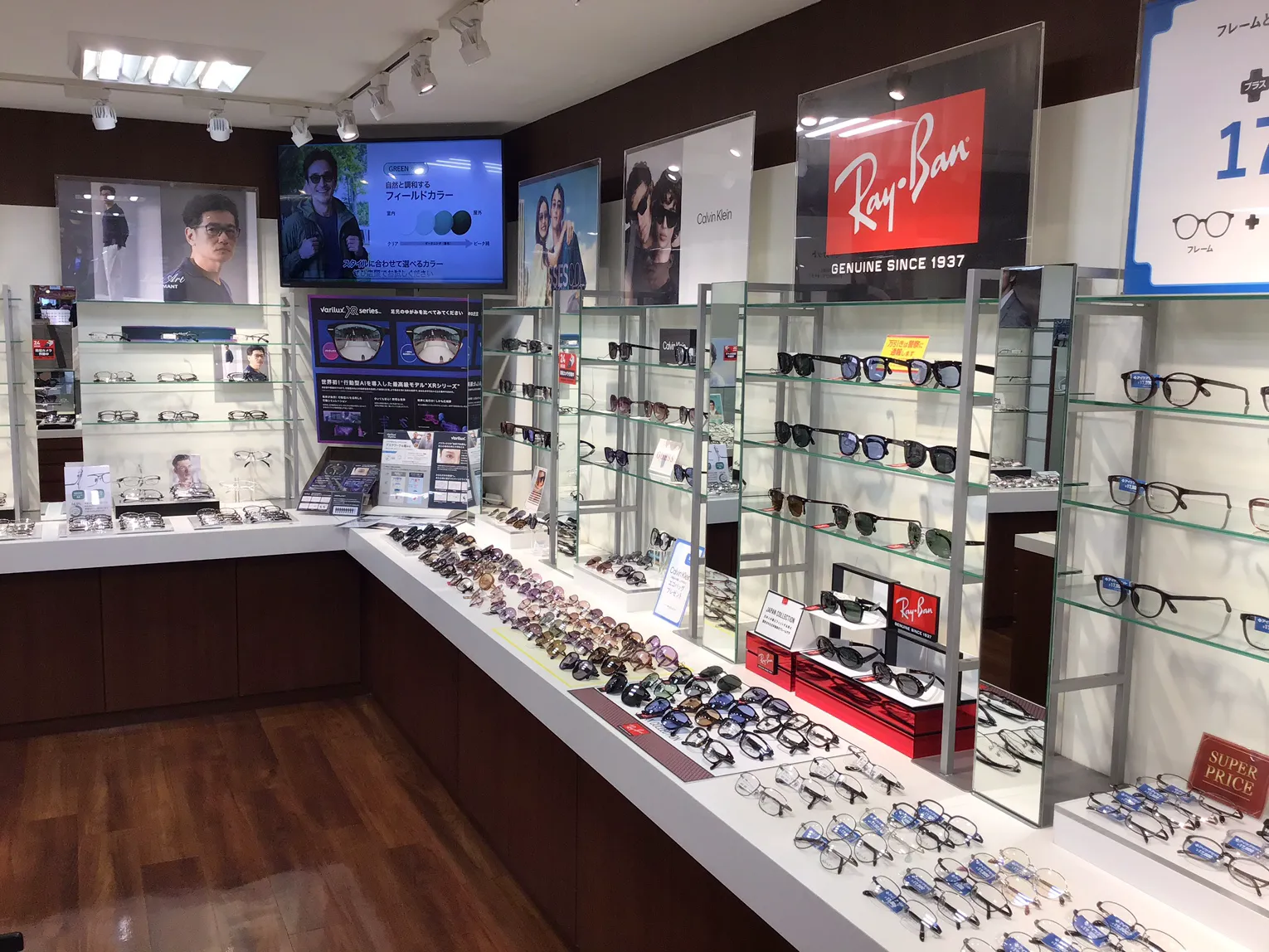 メガネスーパー天神総本店のサングラス売り場