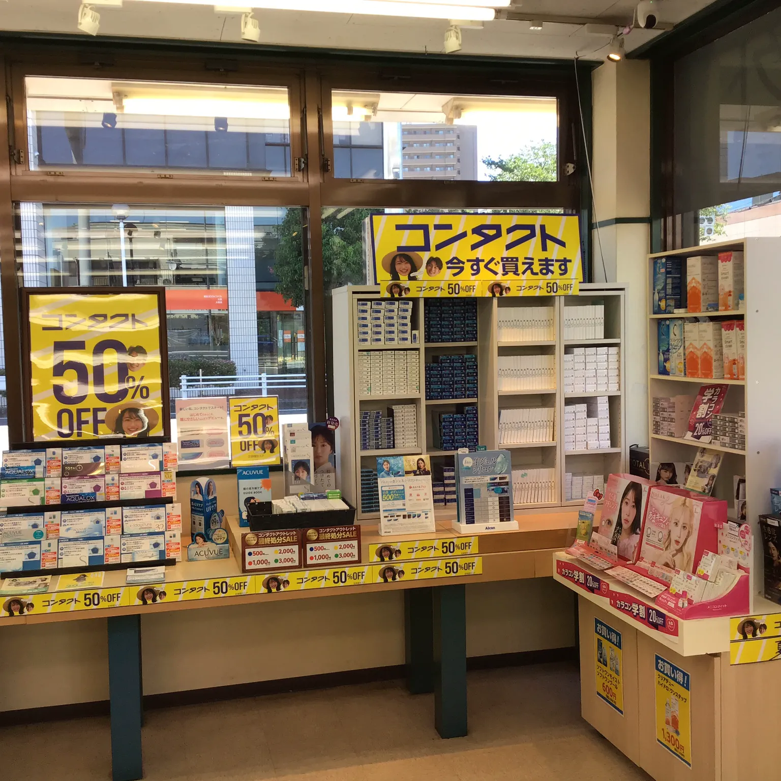 メガネスーパーさいたま宮原店、ボシュロム、シード、メニコン、ジョンソン、アルコン、ワンデー、2week,1day、コンタクトレンズ