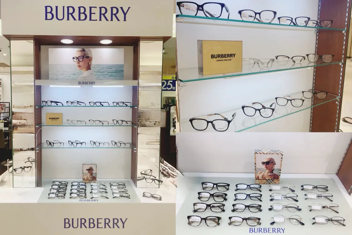 メガネスーパー大宮そごう内専門店街店の、「Burberry」展示コーナー