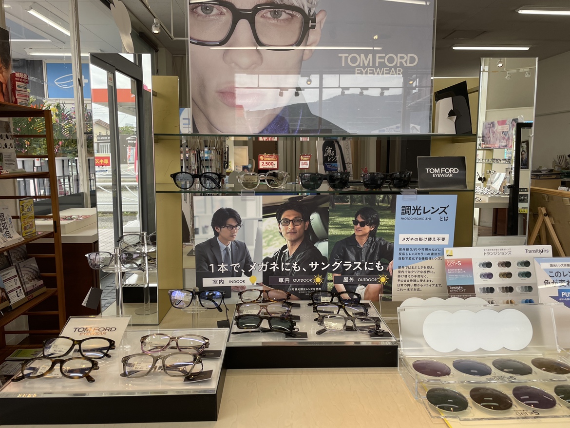 TOMFORDを展開した店頭ディスプレイ