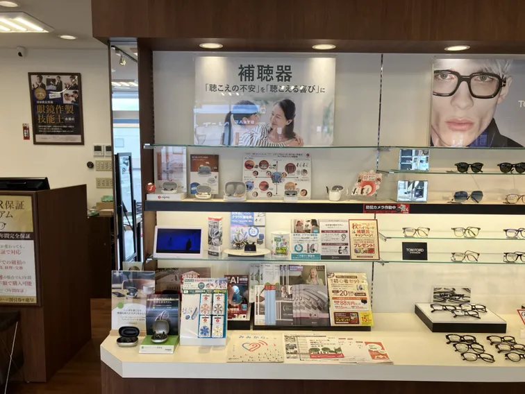 メガネスーパー鹿児島宇宿店の補聴器電池や補聴器コーナー