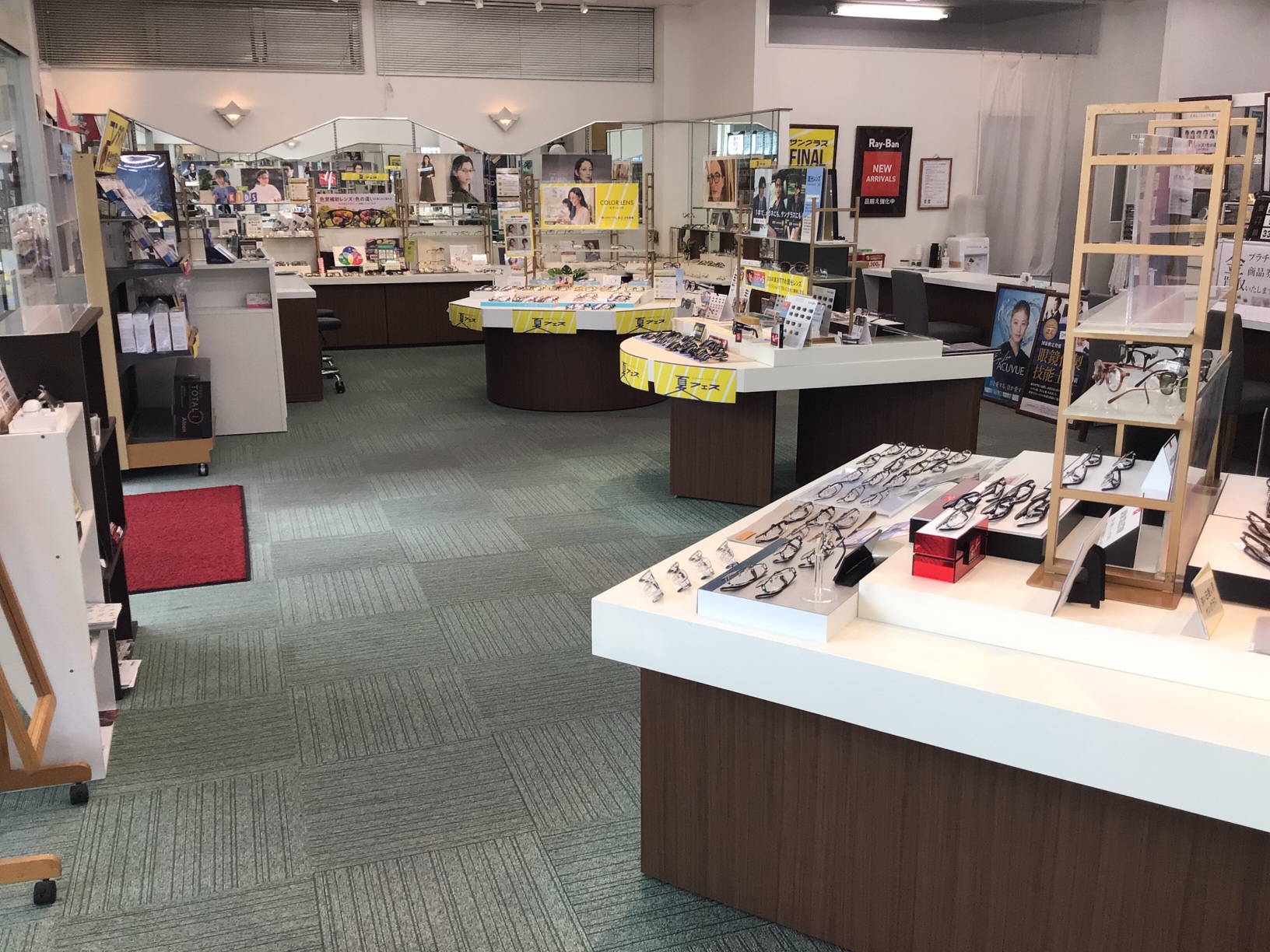 メガネスーパー鹿児島吉野店｜来店予約受付中/コンタクトがすぐ買える！