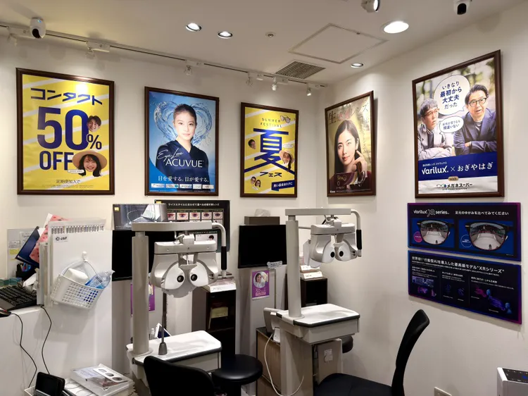 メガネスーパーなんばウォーク店の検査機