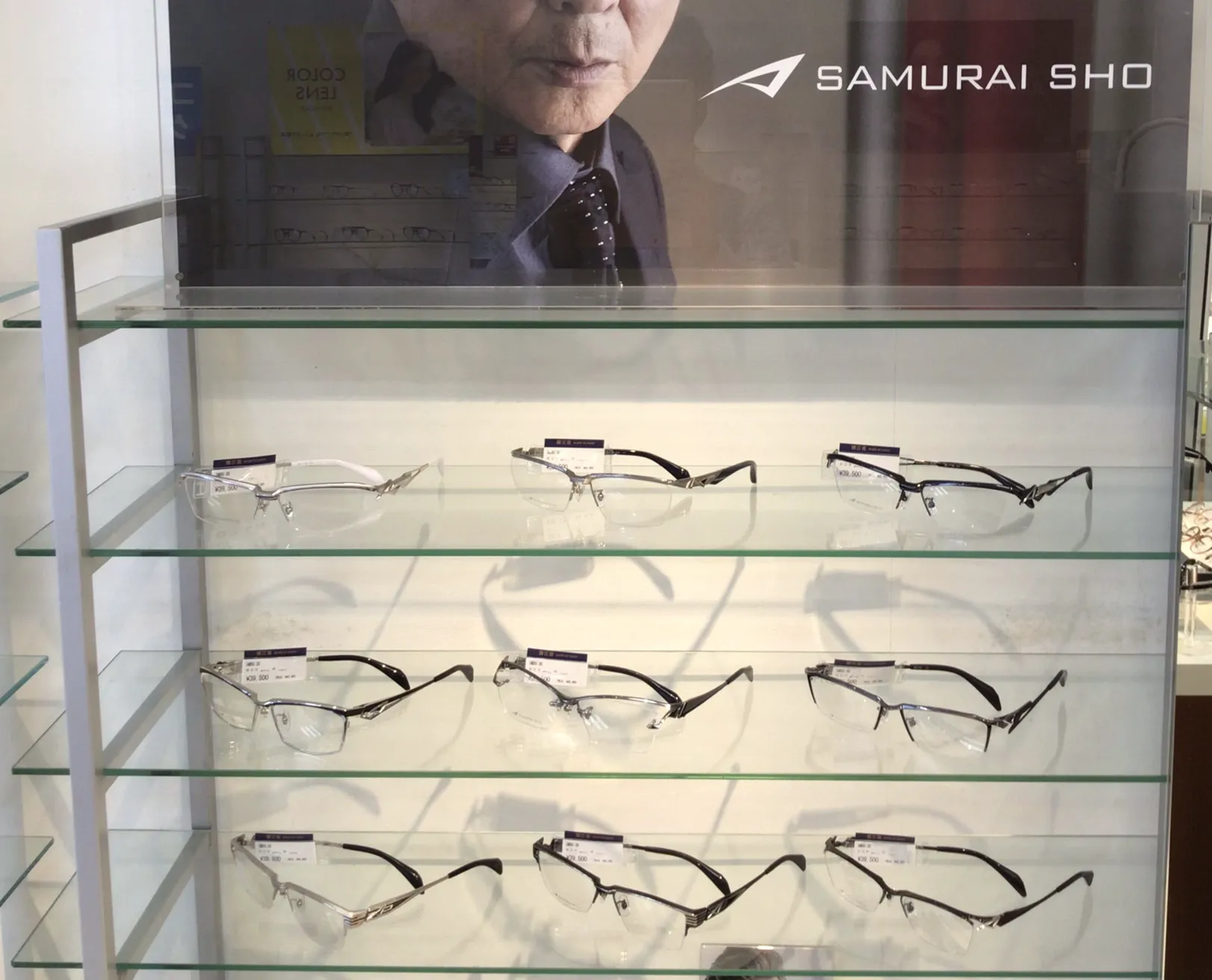 SAMURAI SHOのﾌﾚｰﾑを展開した店頭ﾃﾞｨｽﾌﾟﾚｲ