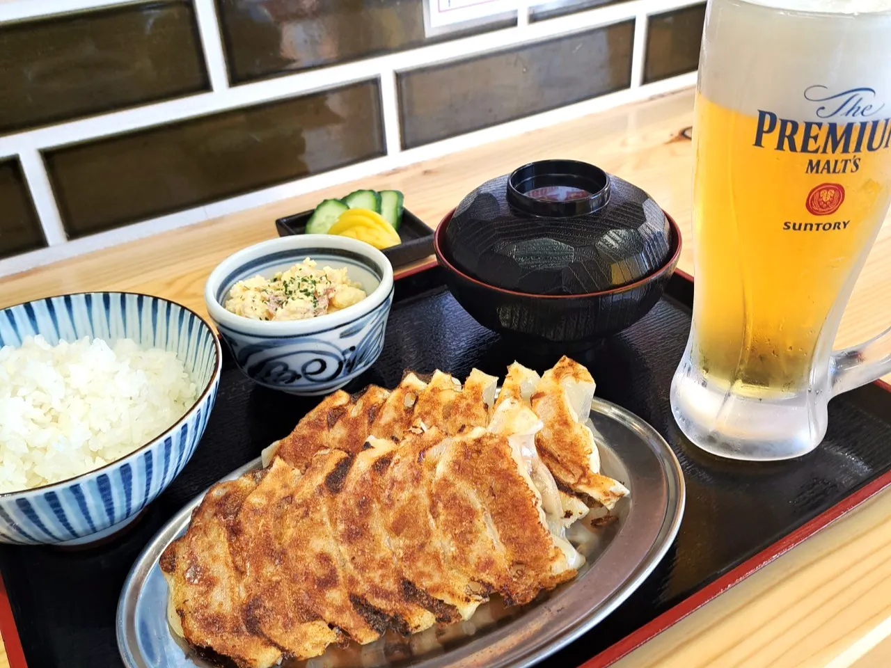 公式】ひとくち餃子の頂 松本駅前店｜ヨシックスホールディングス