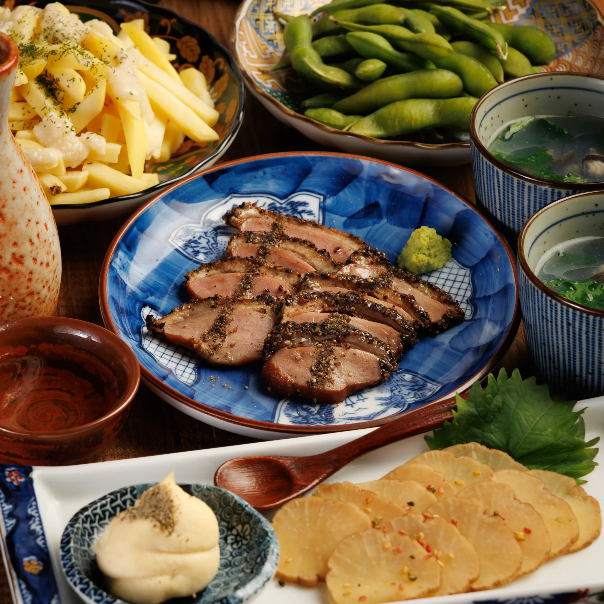 公式】日本酒原価酒蔵 新宿東口店