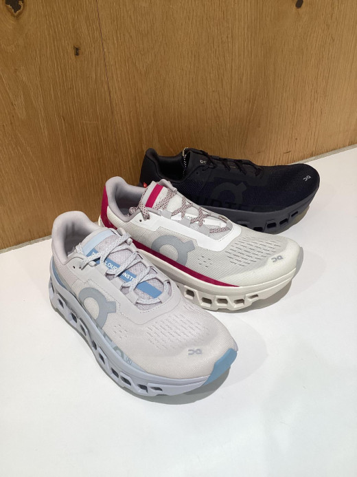 レディースサイズ再入荷！】On Cloudmonsterを福岡・天神で探している